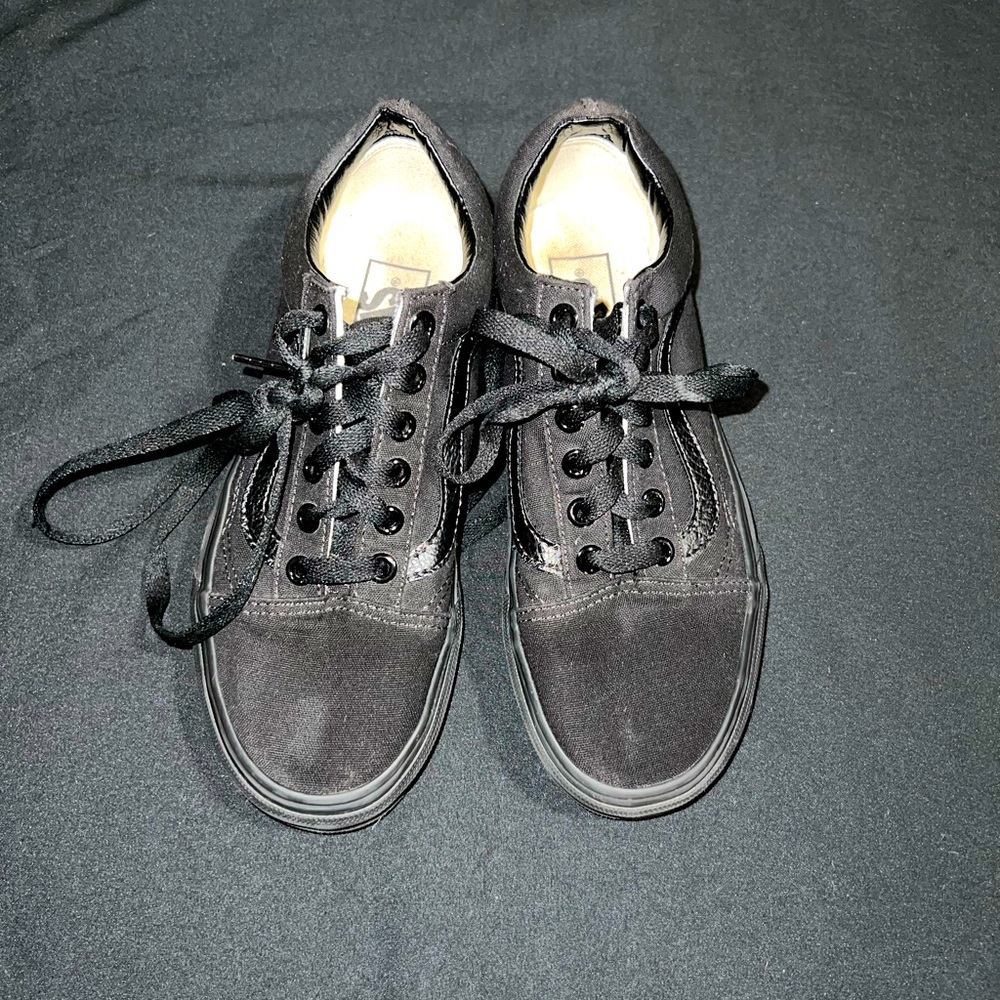 ⛔️SOLD⛔️ Vans Old Skool Skate low-top shoe- all black SZ 5
